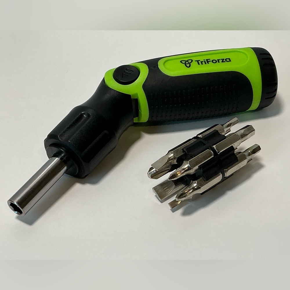 Adjustable Screwdriver w/12 Bits. Branded “TriForza”. New